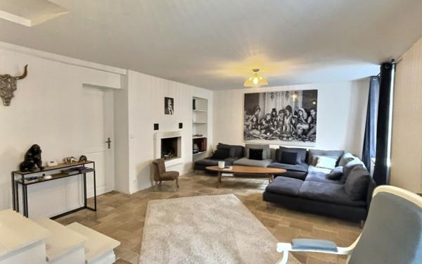 Maison à vendre    8 pièces •  Mennecy