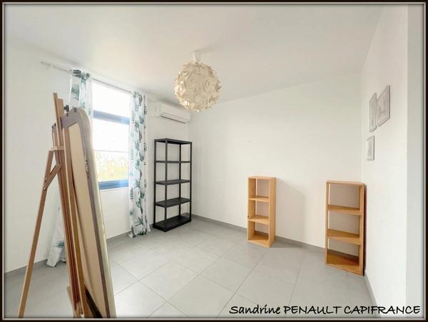 A VENDRE A KOUROU (97310) UN MAGNIFIQUE APPARTEMENT T4 DE 77 m² - AU PRIX DE 182 000 €.