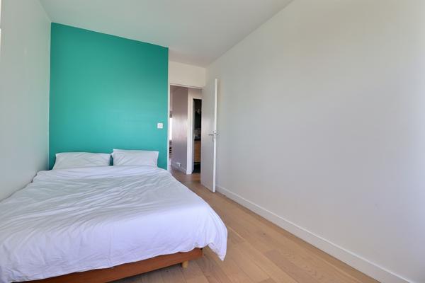 À seulement 3 minutes à pied du RER A - 84 m² lumineux avec parking, aux portes de La Défense