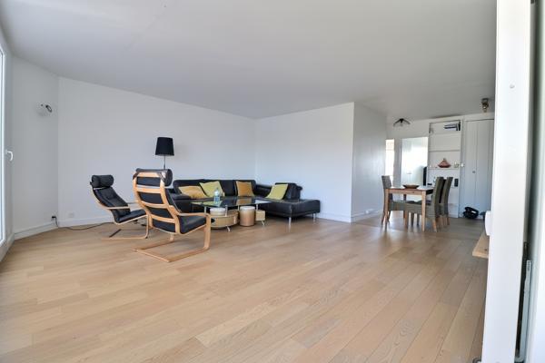 À seulement 3 minutes à pied du RER A - 84 m² lumineux avec parking, aux portes de La Défense
