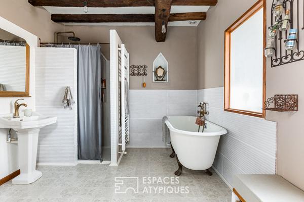 Charmante maison de ville avec piscine et jardin paysagé