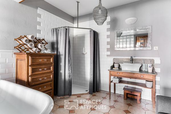 Charmante maison de ville avec piscine et jardin paysagé