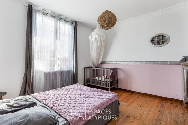 Charmante maison de ville avec piscine et jardin paysagé