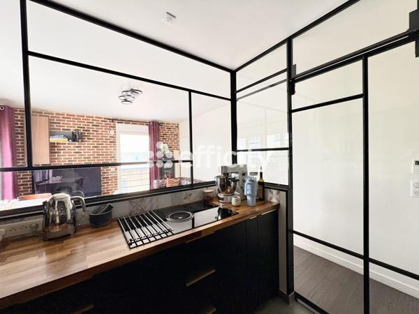 Appartement
         3 pièces
        - 62 m² Bien prestige 520 000 € *