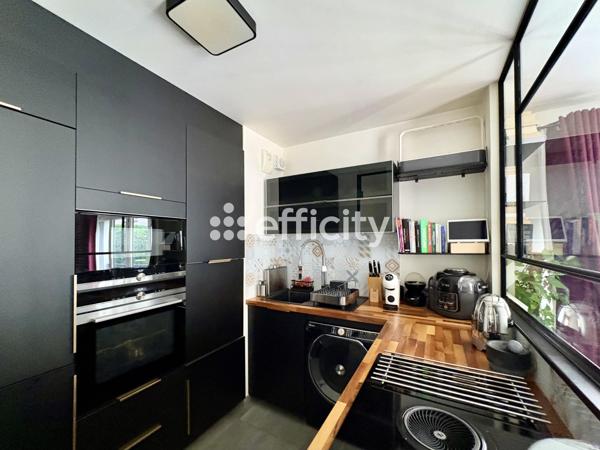 Appartement
         3 pièces
        - 62 m² Bien prestige 520 000 € *
