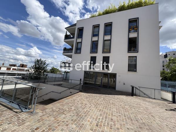 Appartement
         3 pièces
        - 62 m² Bien prestige 520 000 € *