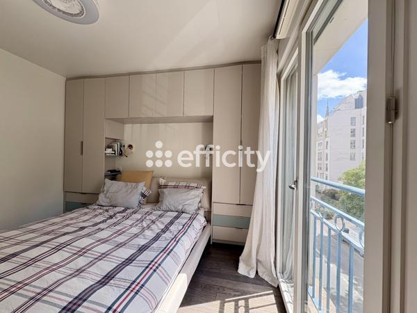 Appartement
         3 pièces
        - 62 m² Bien prestige 520 000 € *