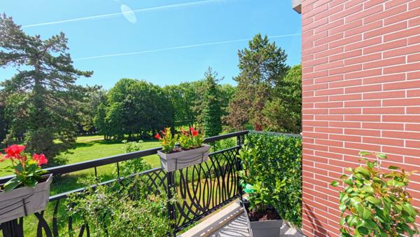 Appartement
         3 pièces
        - 66 m² 385 000 € *