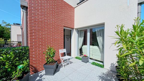 Appartement
         3 pièces
        - 66 m² 385 000 € *