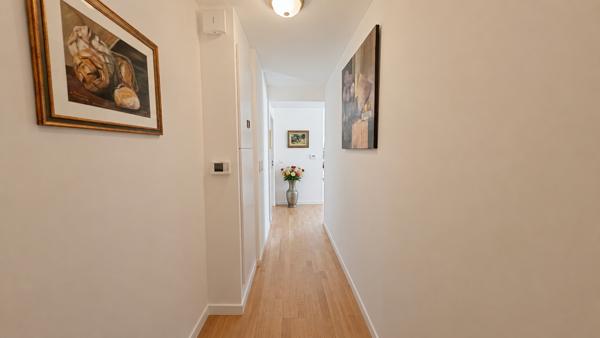 Appartement
         3 pièces
        - 66 m² 385 000 € *