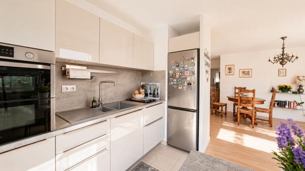 Appartement
         3 pièces
        - 66 m² 385 000 € *