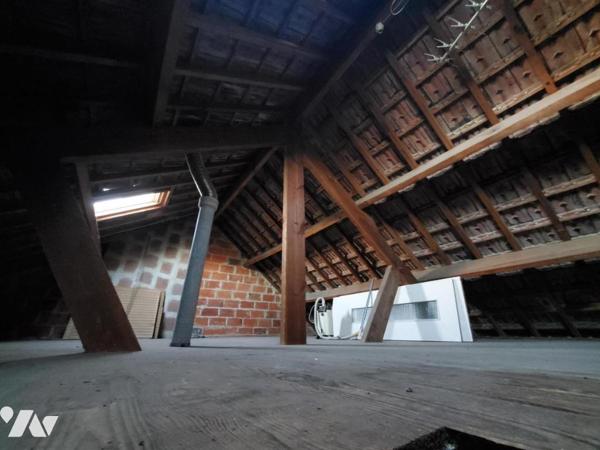 TOURLAVILLE - MAISON de 95m² habitables avec cour et jardin. bien placée pour toute commodité