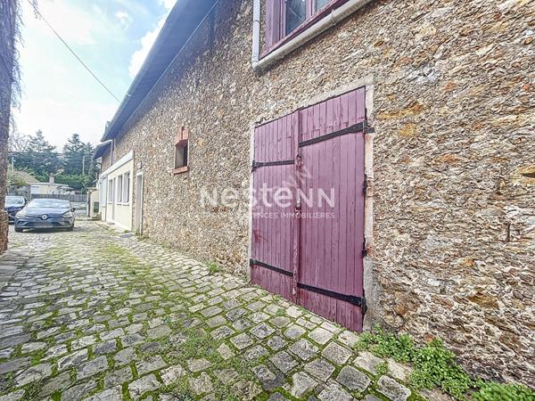 À vendre à ORSAY (91400), ensemble immobiliers.