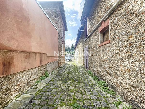 À vendre à ORSAY (91400), ensemble immobiliers.