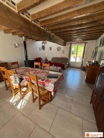 je vous propose cette belle propriété , a l'environnement agréable et calme