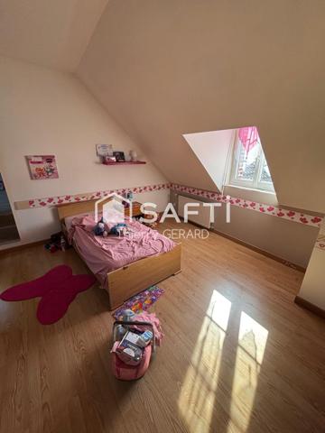 je vous propose cette belle propriété , a l'environnement agréable et calme