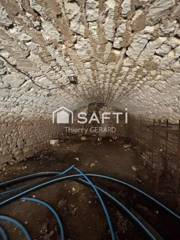 je vous propose cette belle propriété , a l'environnement agréable et calme