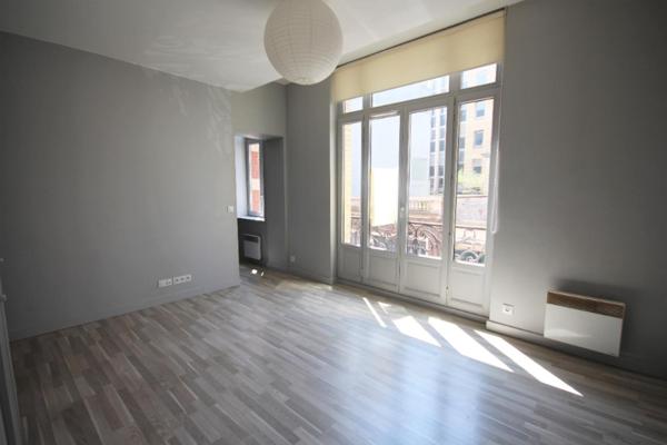 A LOUER : T3 à LILLE • Rue Macquart - QUAI DU WAULT • 1 125 € CC • Réf. 5967-12