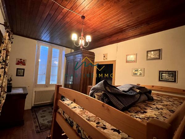 A VENDRE MAISON PIERRE DE 240M²