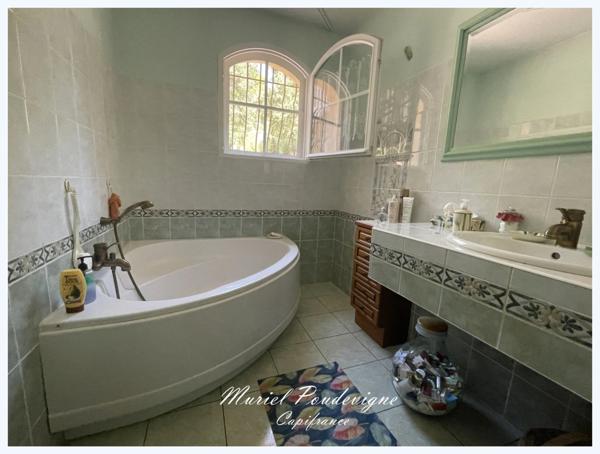 Maison individuelle UCHAUX, 142 m2 - 3 chambres