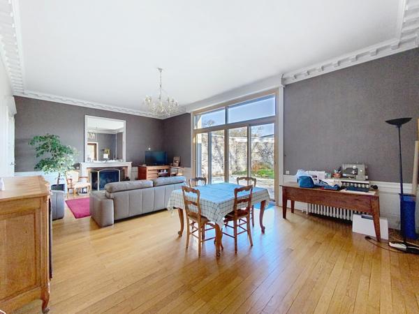 Quartier des Ecoles, Maison bourgeoise 8 chambres avec jardin ARMENTIERES