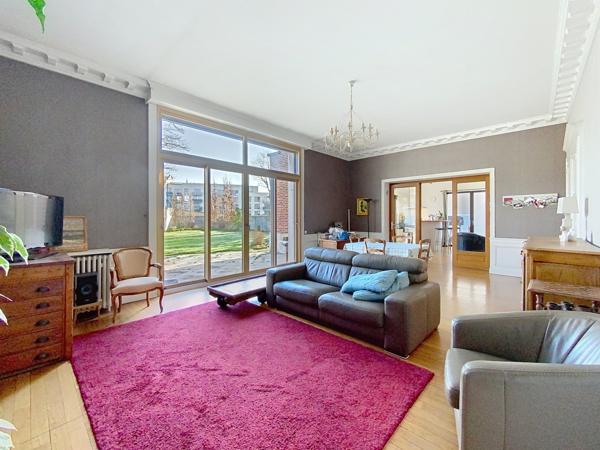 Quartier des Ecoles, Maison bourgeoise 8 chambres avec jardin ARMENTIERES