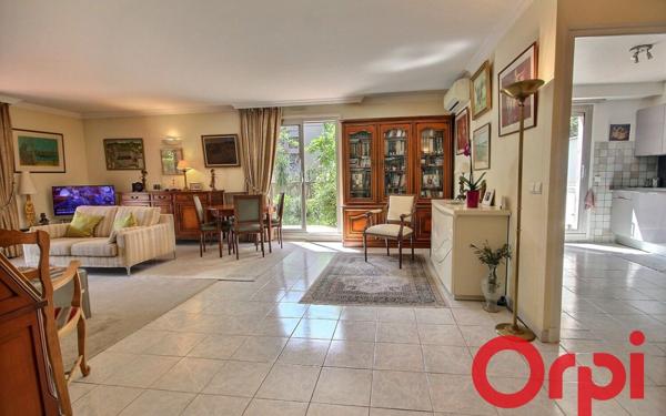 Appartement à vendre    4 pièces • 100,06 m2 Marseille 12