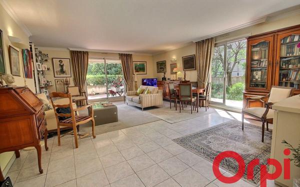 Appartement à vendre    4 pièces • 100,06 m2 Marseille 12