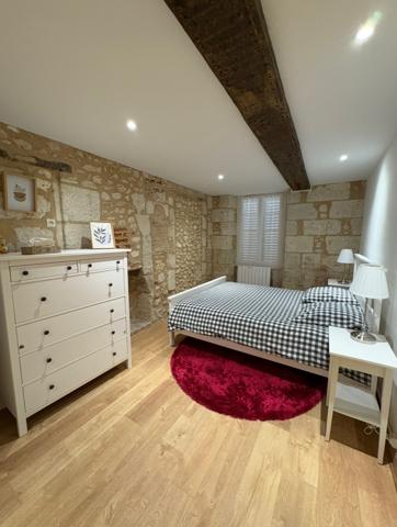 Neuvic (24190) maison bourgeoise avec jardin au calme