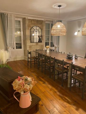 Neuvic (24190) maison bourgeoise avec jardin au calme