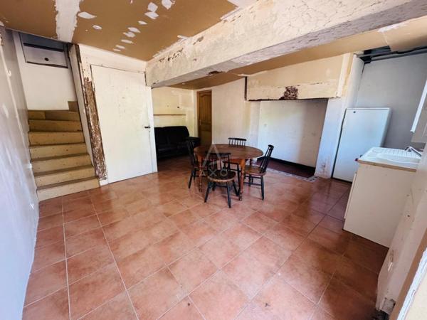 Maison de village pleine de potentiel à deux pas de Rogny-les-Sept-Écluses