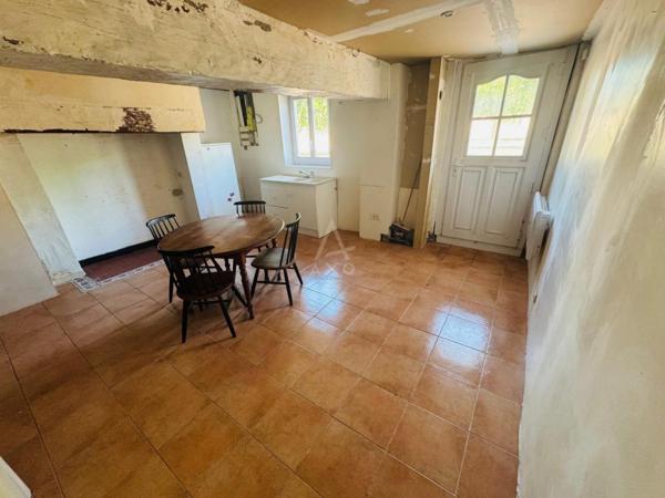 Maison de village pleine de potentiel à deux pas de Rogny-les-Sept-Écluses