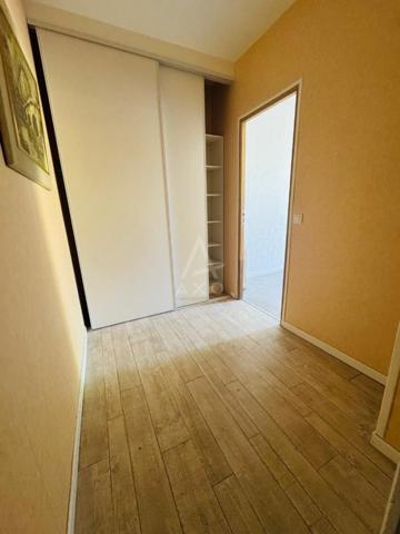 Maison de village pleine de potentiel à deux pas de Rogny-les-Sept-Écluses