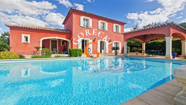 Nîmes (30000) Belle villa avec piscine à vendre proche de Nimes