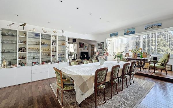 Appartement à vendre    4 pièces • 145 m2 La Rochelle