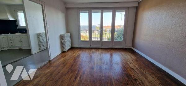 Maison à Vendre à Sainte-Radegonde (79100) en Deux-Sèvres (79)

Cette maison de 74 m² se situ...