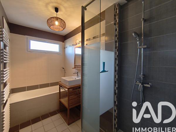 Maison à vendre 6 pièces 163 m² Lusignan