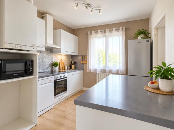 Appartement
         4 pièces
        - 94 m² 127 000 € *