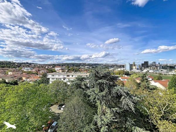 Appartement à vendre 167 000 € Pierre-Bénite 4 p 68 m² DPE D