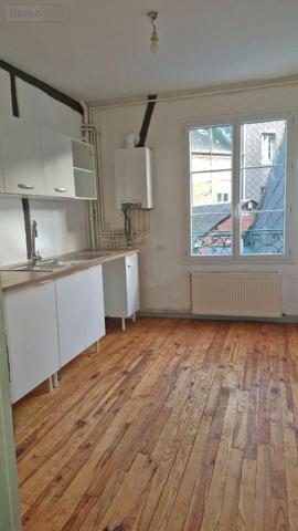 Appartement rénové à louer à Forges-les-Eaux en Seine-Maritime (76440), ref : LOCA/557   
centre