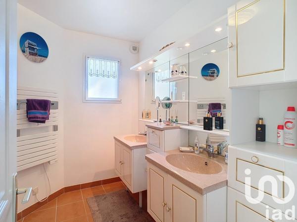 Maison 7 pièces de 123 m² à Plouhinec (29780)