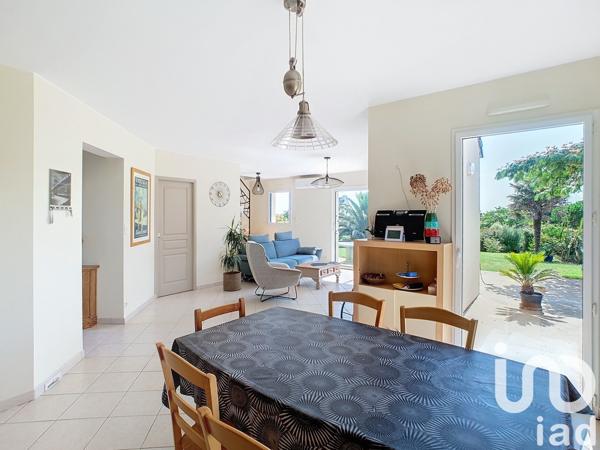 Maison 7 pièces de 123 m² à Plouhinec (29780)