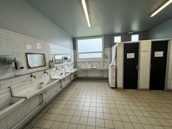 A Vendre Locaux Industriels , Laval A Vendre Locaux Industriels , Laval