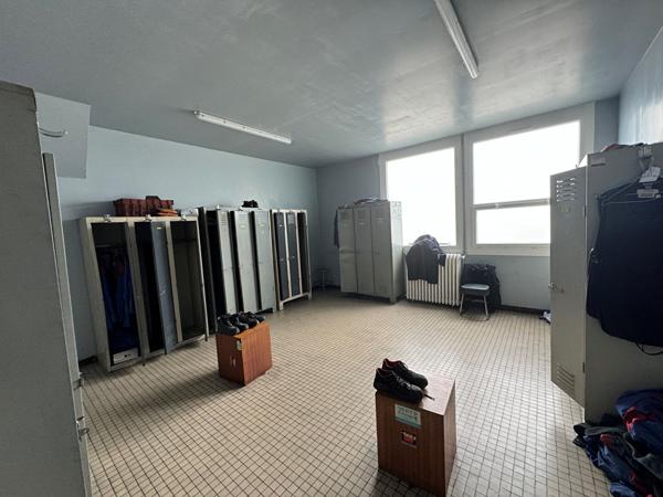 A Vendre Locaux Industriels , Laval A Vendre Locaux Industriels , Laval