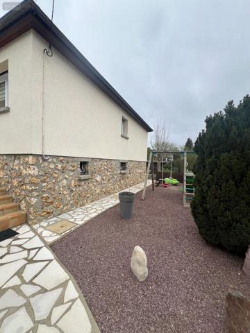 Maison individuelle à vendre à Beaumont-le-Roger dans l'Eure (27170), ref : 03883
