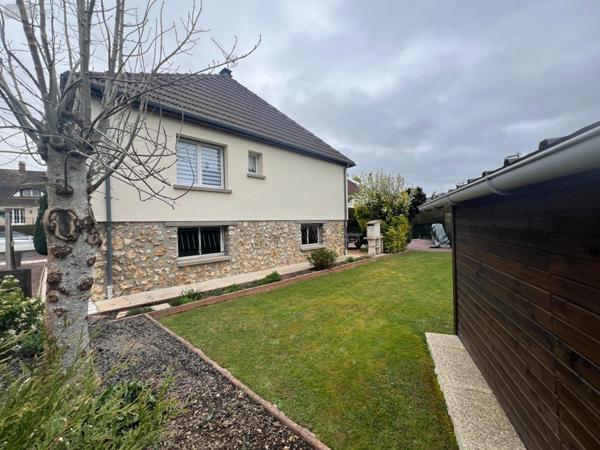 Maison individuelle à vendre à Beaumont-le-Roger dans l'Eure (27170), ref : 03883