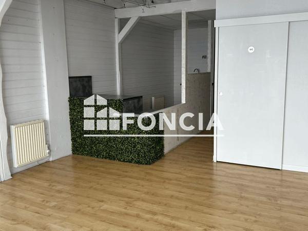 Location Local commercial 2 pièces 70 m² - 3 RUE DES AQUEDUCS Roanne 42300