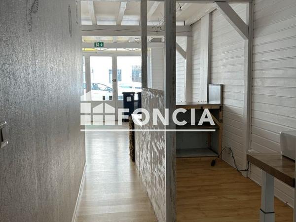 Location Local commercial 2 pièces 70 m² - 3 RUE DES AQUEDUCS Roanne 42300