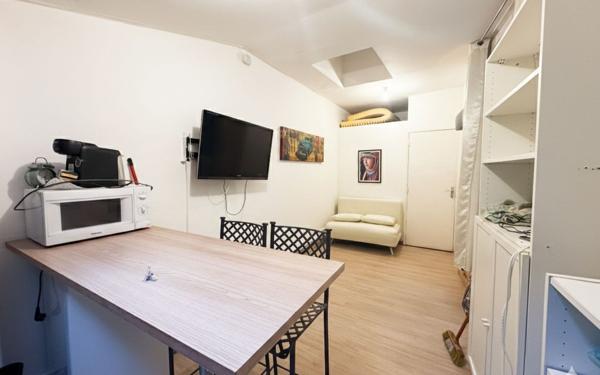 Appartement à vendre    1 pièce •  Nîmes