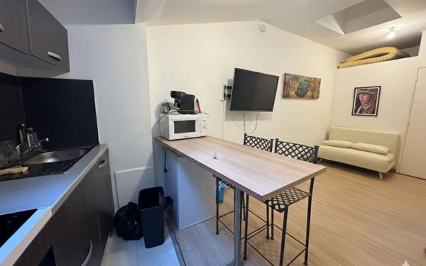 Appartement à vendre    1 pièce •  Nîmes